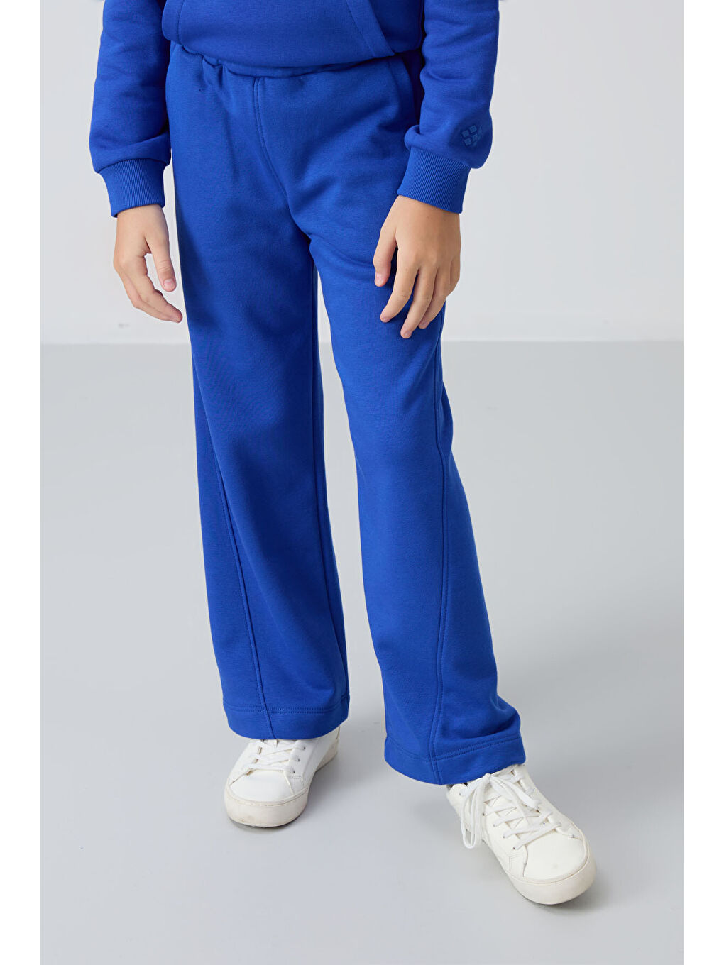 Gece Mavi Pamuklu İçi Tüylü Yumuşak Dokulu Standart Fit Nakışlı Kız Çocuk Eşofman Takım - 75162-1