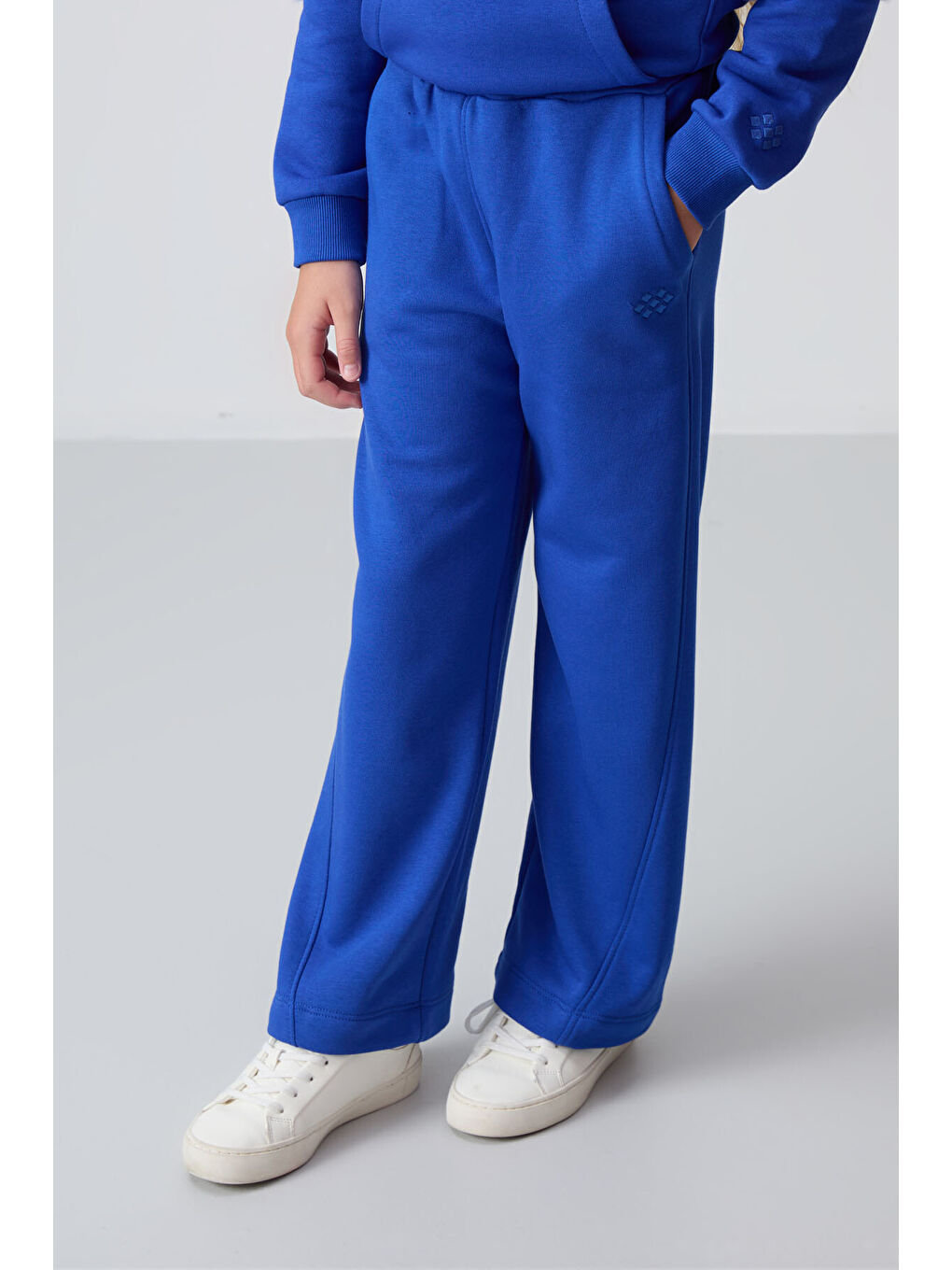 Gece Mavi Pamuklu İçi Tüylü Yumuşak Dokulu Standart Fit Nakışlı Kız Çocuk Eşofman Takım - 75162-3