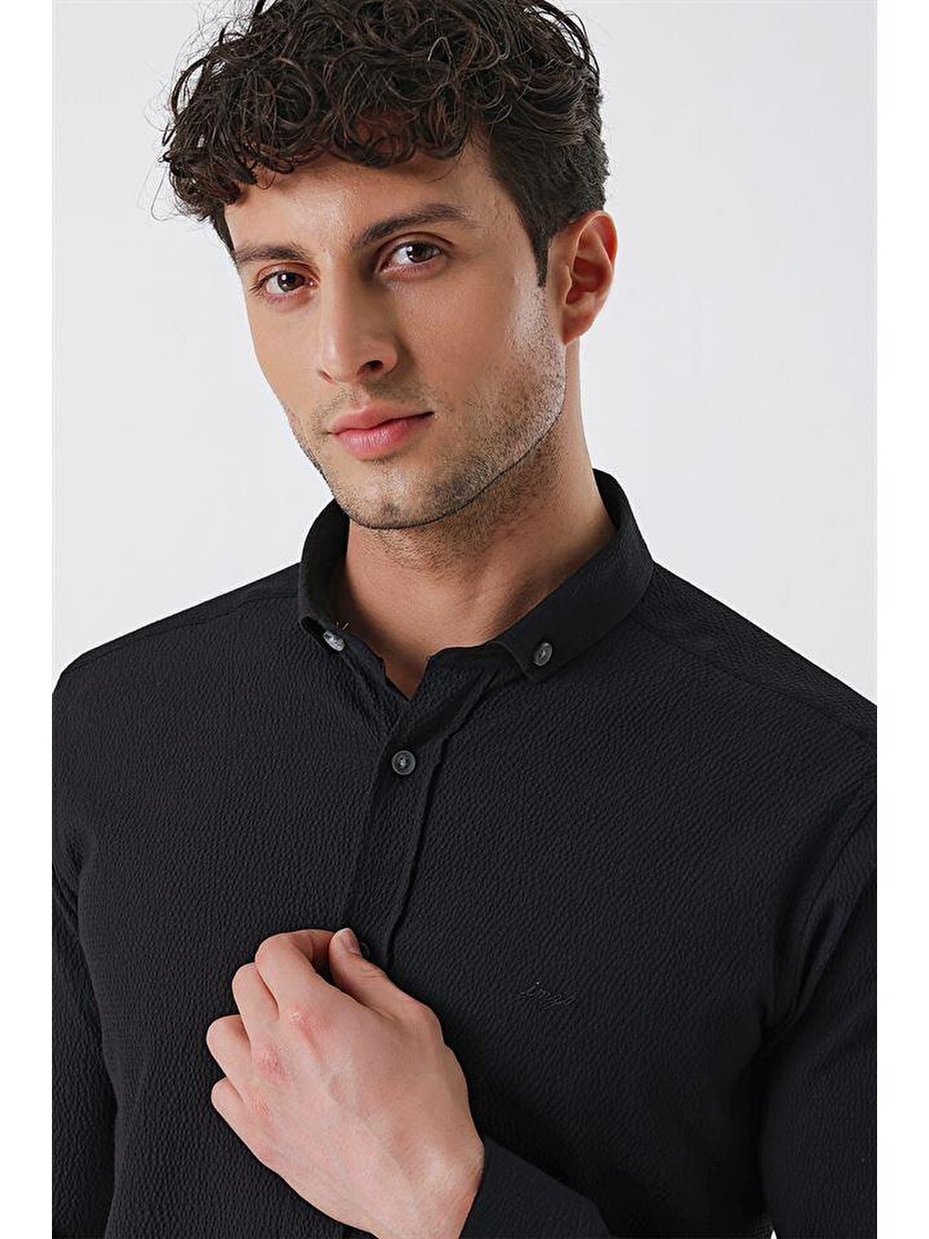 Siyah Uzun Kollu Gofreli Cepsiz Pamuklu Elastanlı Klasik Slim Fit Dar Kesim Gömlek 1004230178-5