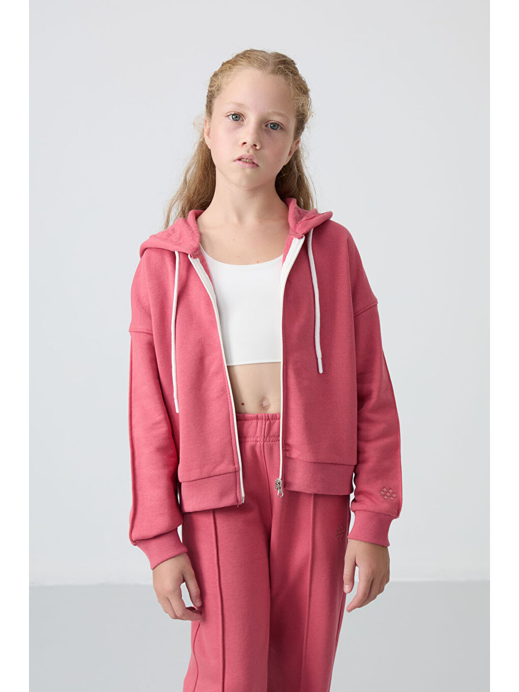 Pembe Yaban Gülü Pamuklu İçi Tüylü Yumuşak Dokulu Standart Fit Nakışlı Kız Çocuk Eşofman Takım - 75161-1