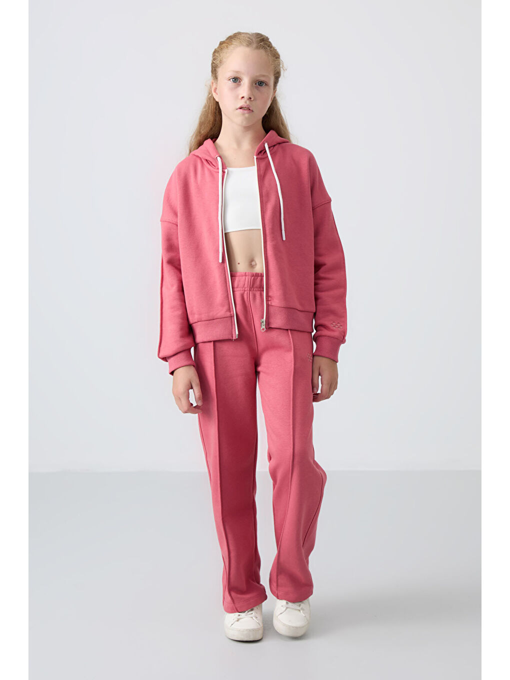 Pembe Yaban Gülü Pamuklu İçi Tüylü Yumuşak Dokulu Standart Fit Nakışlı Kız Çocuk Eşofman Takım - 75161-3