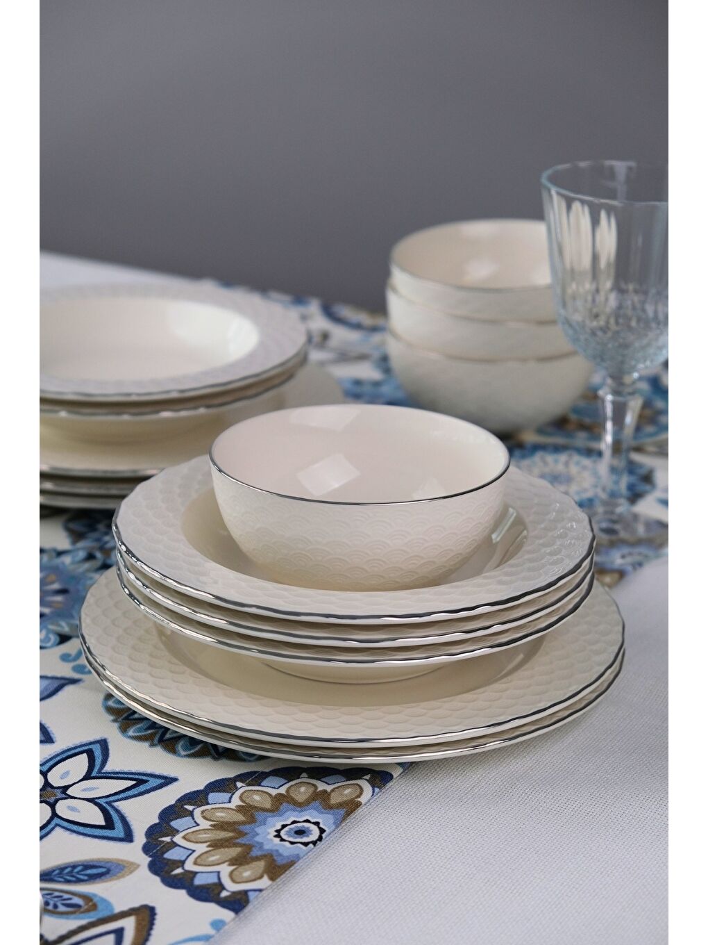 Ekru Costa Platin Yaldız Yemek Takımı 6 Kişilik 24 Parça COS24YKPLT-5