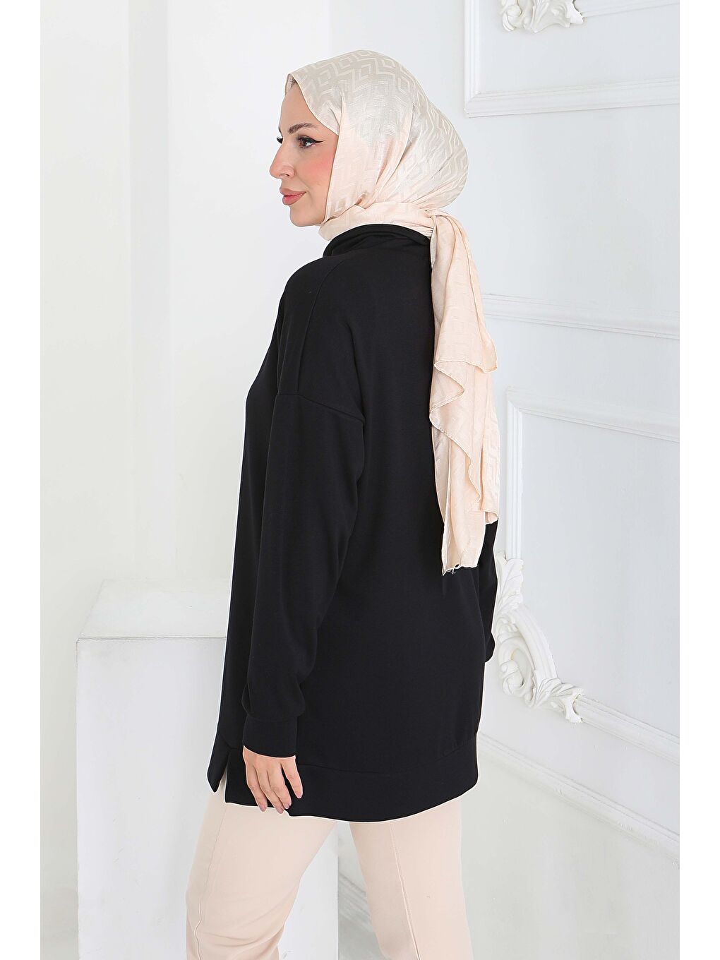 Zincir Detaylı Modal Tunik Siyah - 27916-SIYAH-1