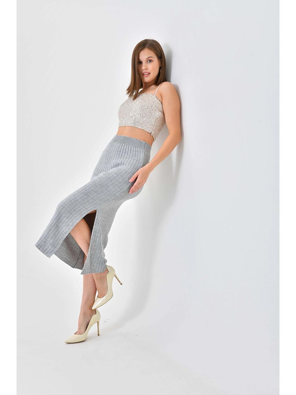 Uzun Yırtmaçlı Kalem Gri Etek-3