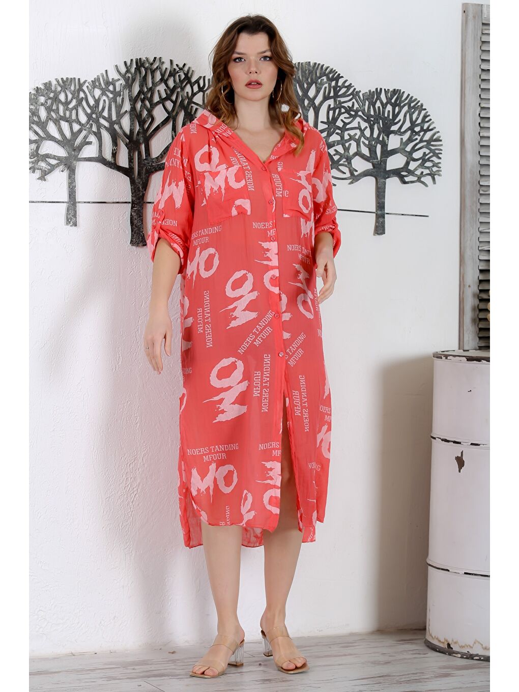 Kırmızı İtalyan Nar Rengi Kapüşonlu Düğmeli Uzun Kollu Çift Cepli Allover Baskılı Dokuma Elbise 130 65-3