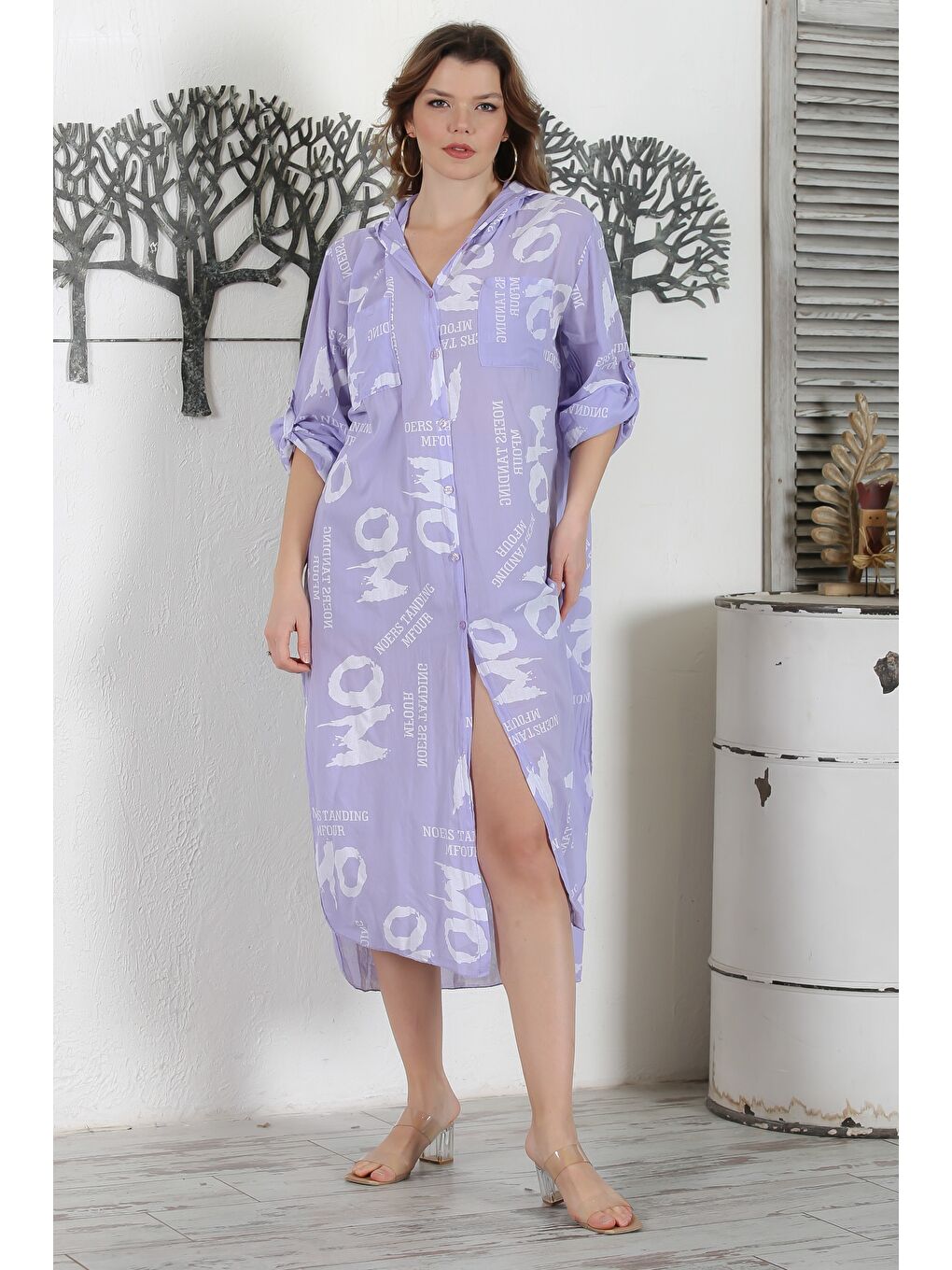 İtalyan Lila Kapüşonlu Düğmeli Uzun Kollu Çift Cepli Yırtmaçlı Allover Baskılı Dokuma Elbise-2