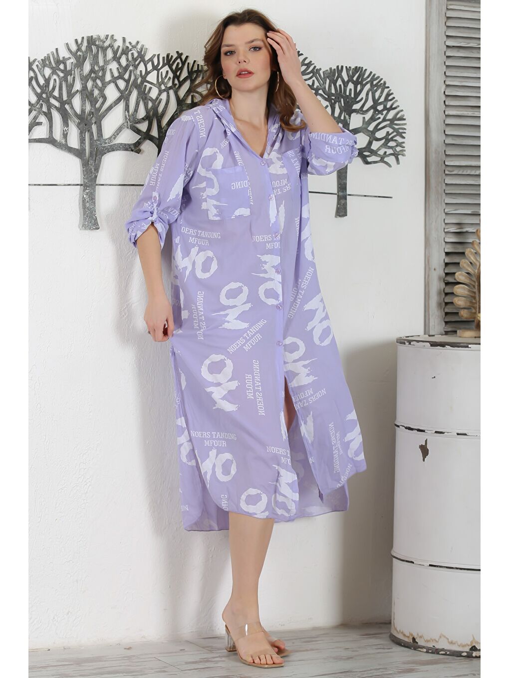 İtalyan Lila Kapüşonlu Düğmeli Uzun Kollu Çift Cepli Yırtmaçlı Allover Baskılı Dokuma Elbise-3