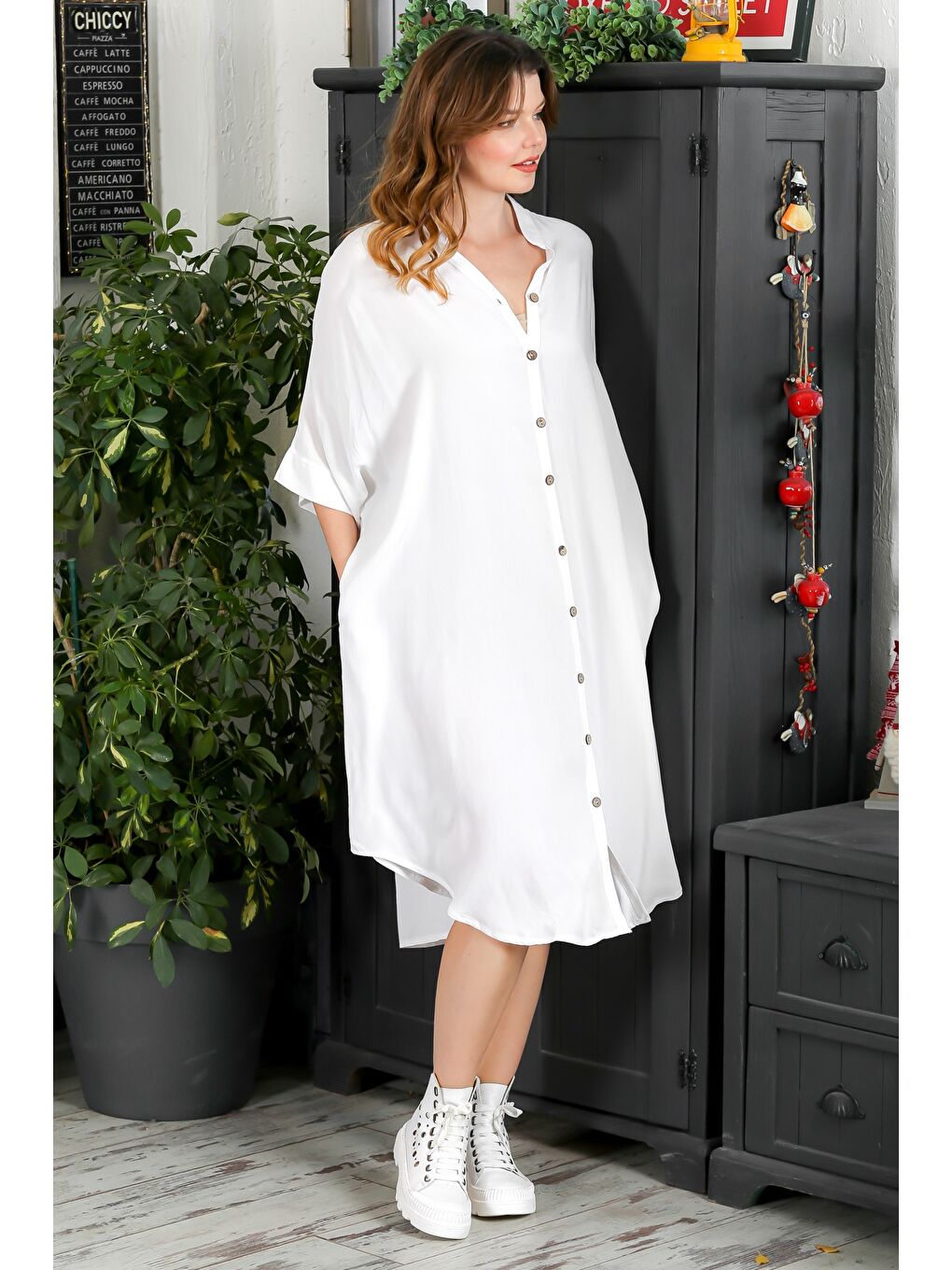 Beyaz Hakim Yaka 3/4 Kol Düğmeli Gizli Cepli Casual Oversize Dokuma Elbise 121 87-5