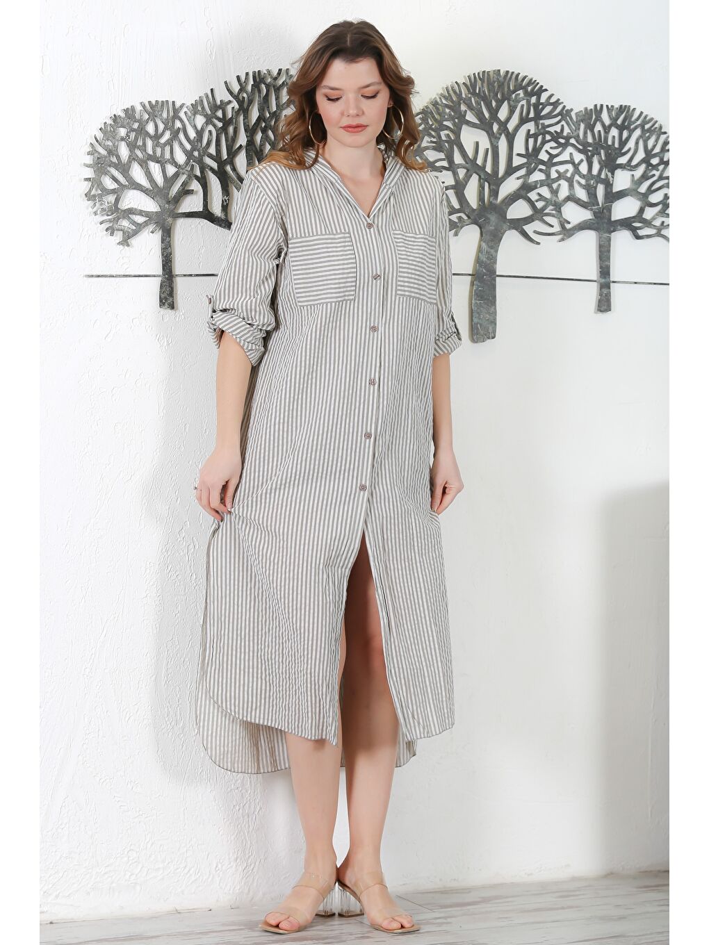 Kahverengi İtalyan Açık Kahve Kapüşonlu Düğmeli Uzun Kollu Çizgili Çift Cepli Yırtmaçlı Dokuma Elbise 130 65-2