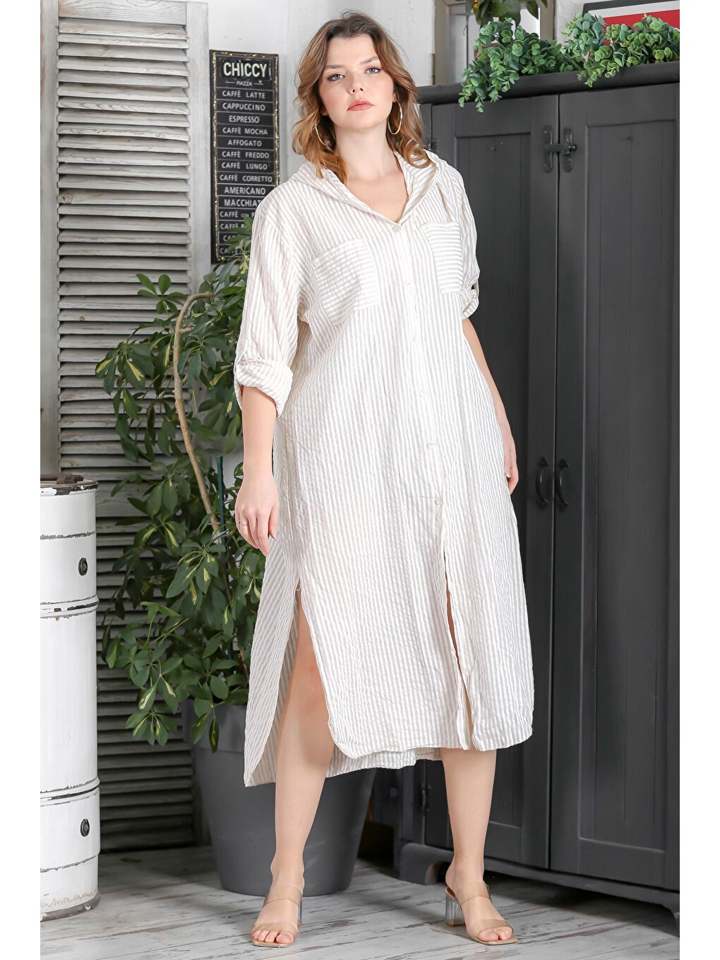 İtalyan Beyaz Bej Kapüşonlu Düğmeli Uzun Kollu Çizgili Çift Cepli Yırtmaçlı Dokuma Elbise 130 65-3