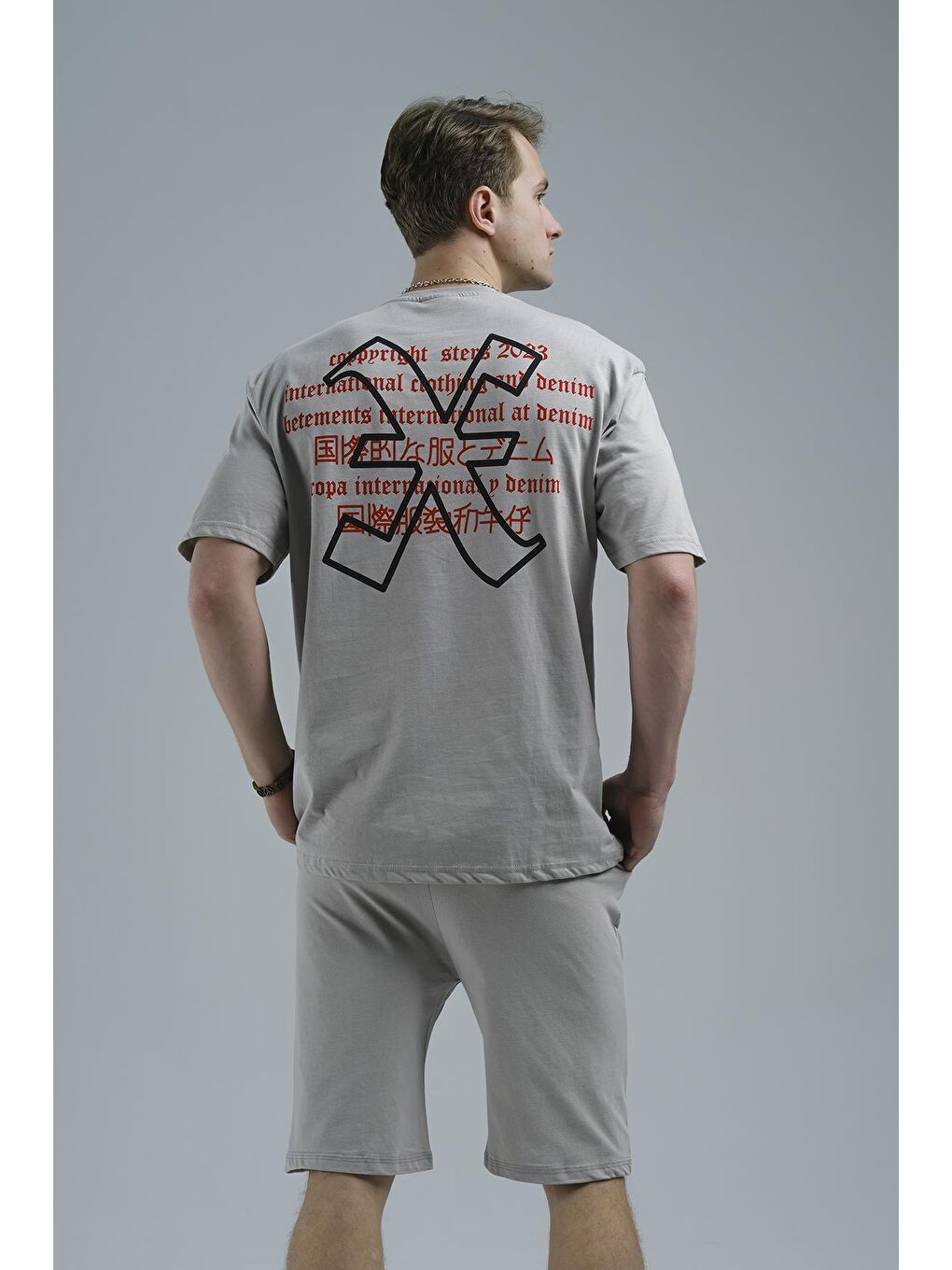 Beyaz Önü ve Arkası Baskılı Erkek Şort Tişört 2'li Takım-1