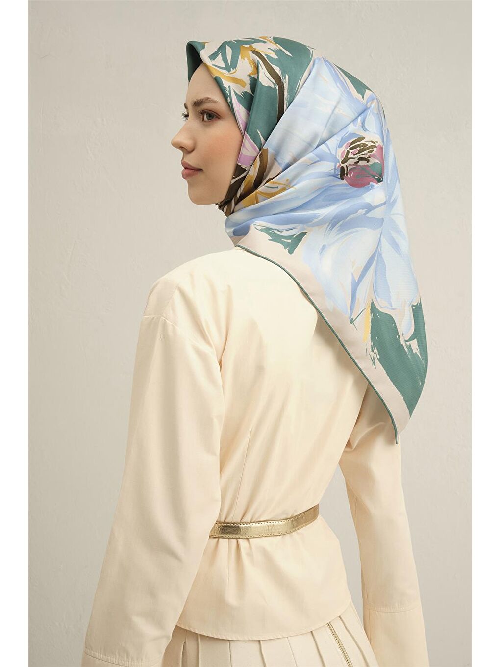 Yeşil Çiçek Desenli Saf İpek Twill Eşarp 9337 50-1