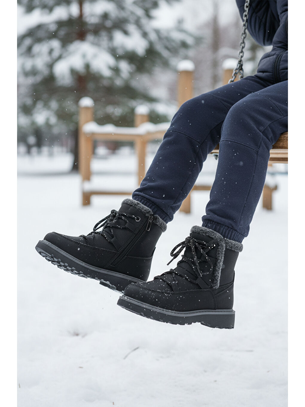 Siyah İçi Polarlı Kaymaz Kız Çocuk Bot Lina F-2