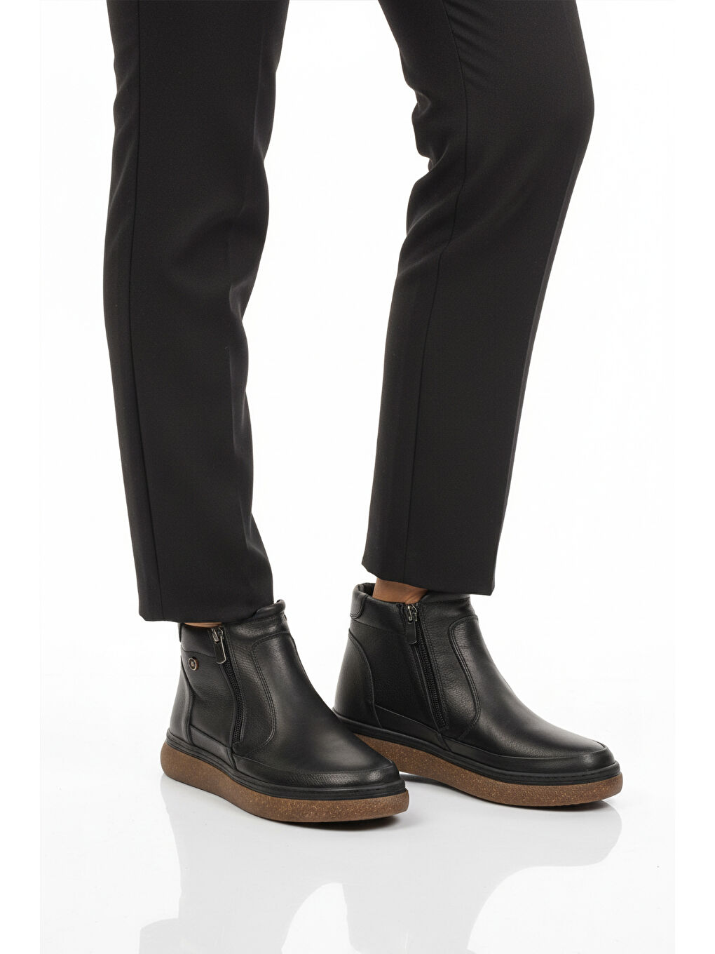 Siyah Hakiki Deri İçi Polarlı Kaymaz Taban Kadın Bot 2707 Z