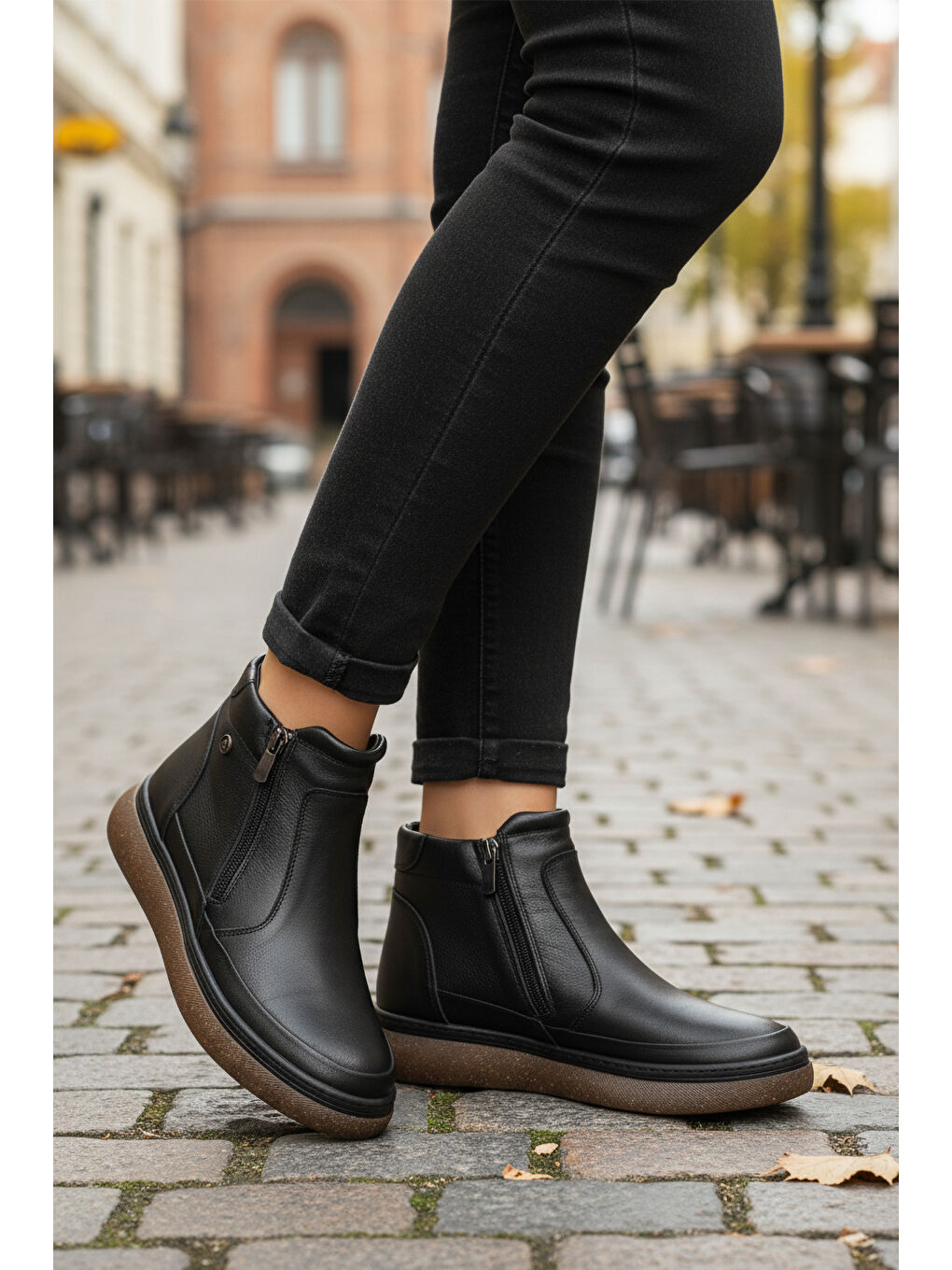 Siyah Hakiki Deri İçi Polarlı Kaymaz Taban Kadın Bot 2707 Z-2