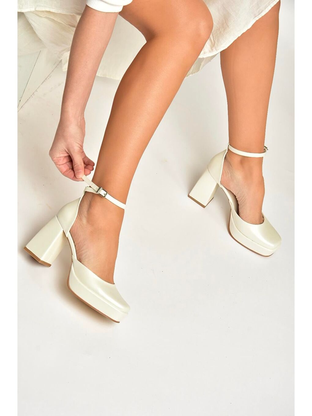 Bej Sedef Kadın Topuklu Ayakkabı Y246043009-3