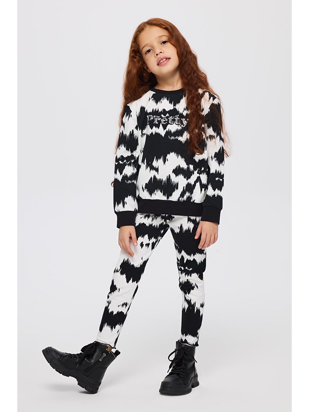 Kız Çocuk Pul Nakışlı Desenli Sweatshirt Beyaz