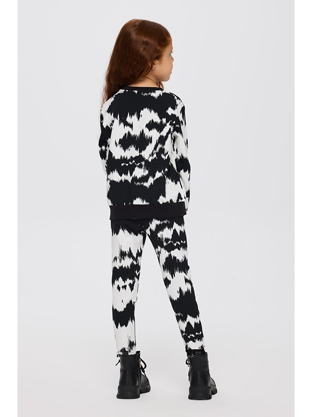 Kız Çocuk Pul Nakışlı Desenli Sweatshirt Beyaz-2