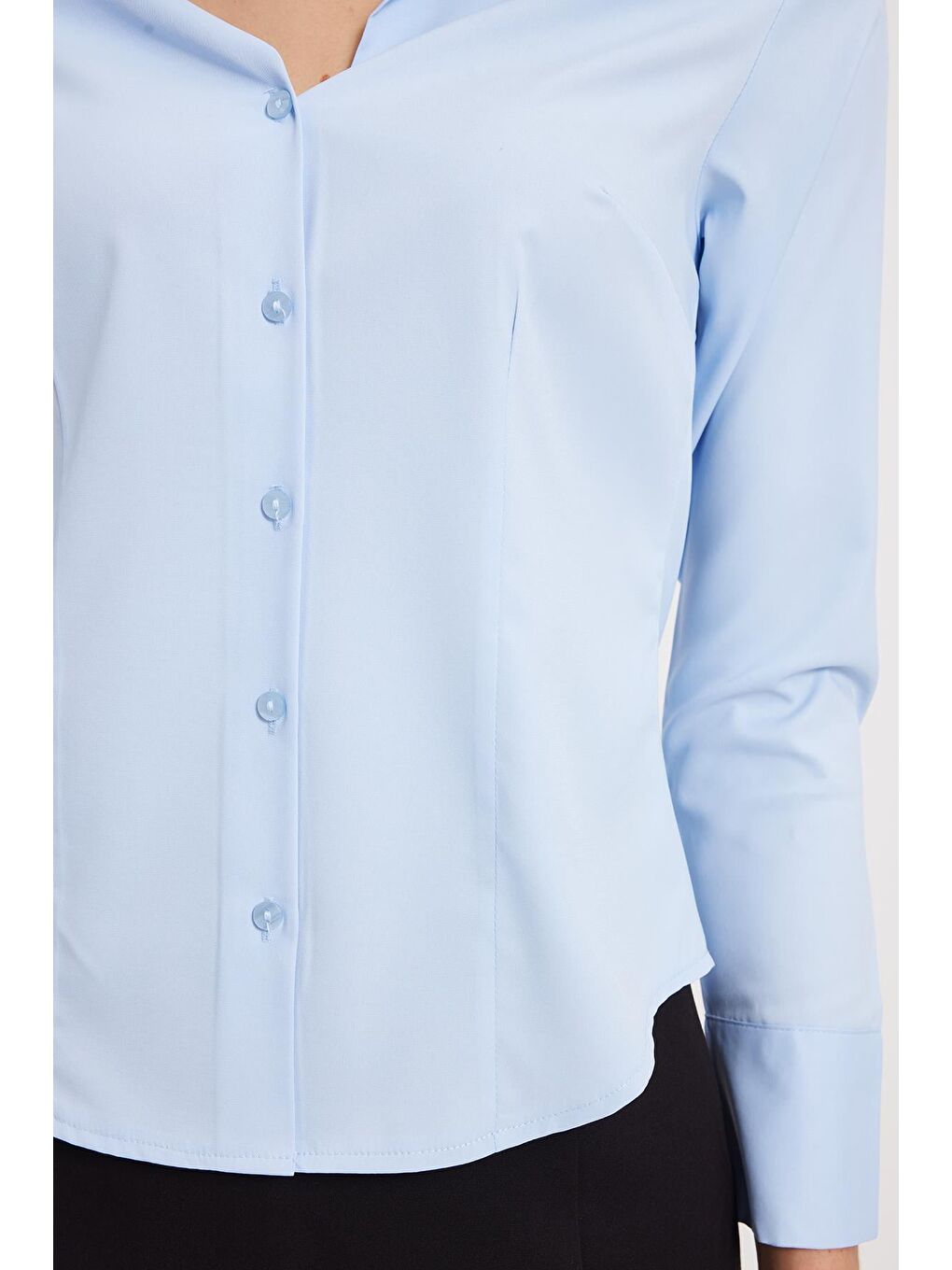 Kadın Slim Fit Dar Kesim Pensli Vucüda Oturan Klasik Yaka Uzun Kollu Elastanlı Mavi Gömlek-3