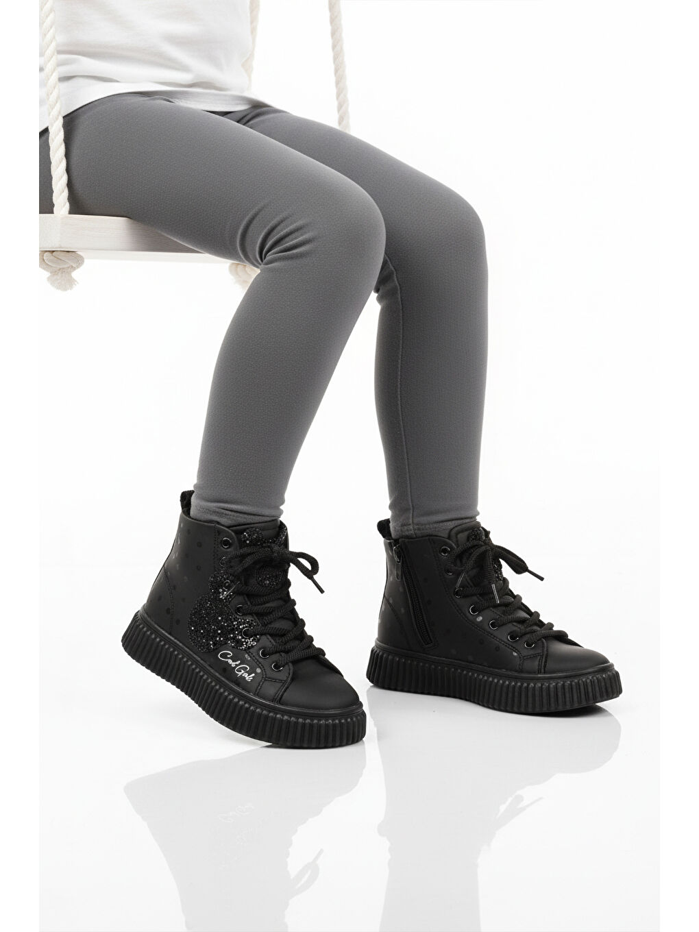Siyah Fermuarlı İçi Polarlı Kaymaz Taban Kız Çocuk Bot Aisha F