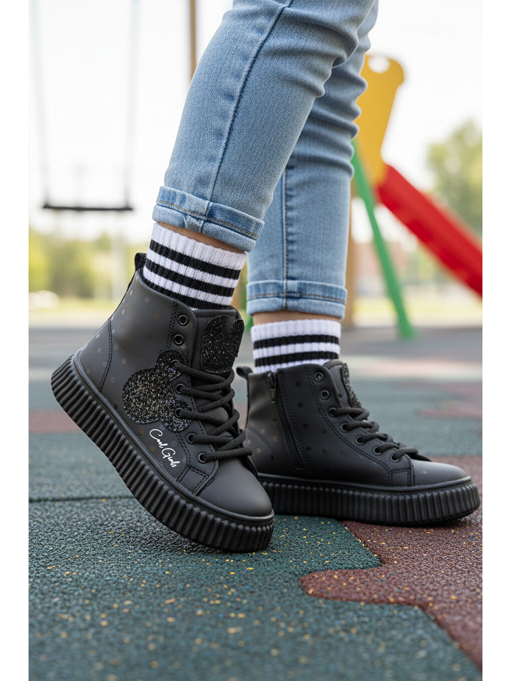 Siyah Fermuarlı İçi Polarlı Kaymaz Taban Kız Çocuk Bot Aisha F-2