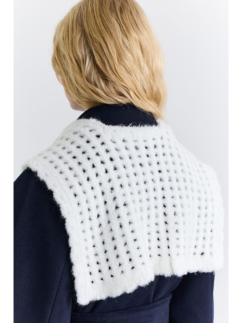 Soft Dokulu Yakalı Şal Ekru-1