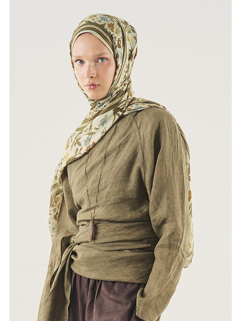 Flora Echo Desen Soft Viskon Şal Bej-1