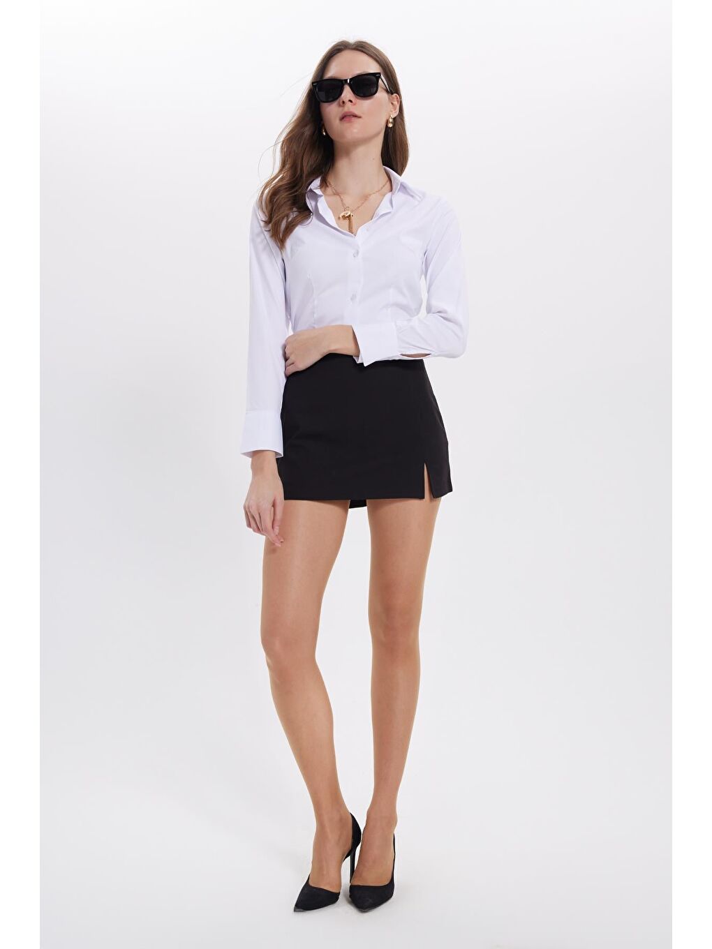 Kadın Slim Fit Dar Kesim Pensli Vucüda Oturan Klasik Yaka Uzun Kollu Elastanlı Beyaz Gömlek-1