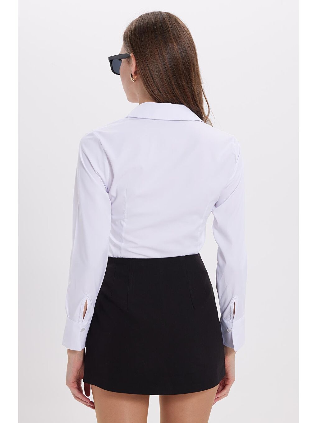 Kadın Slim Fit Dar Kesim Pensli Vucüda Oturan Klasik Yaka Uzun Kollu Elastanlı Beyaz Gömlek-7