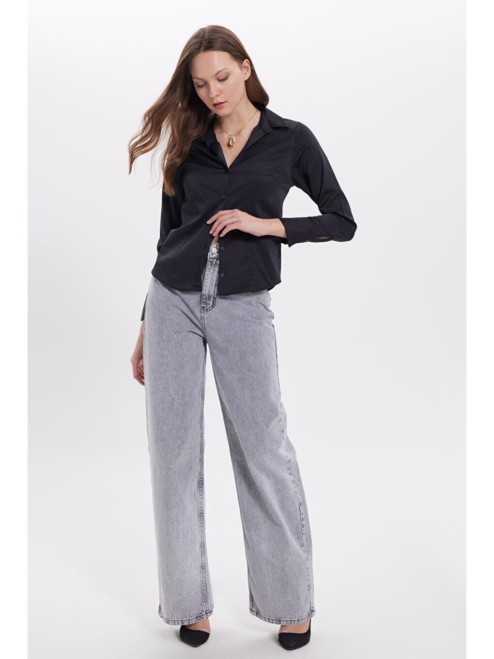 Kadın Slim Fit Dar Kesim Pensli Vucüda Oturan Klasik Yaka Uzun Kollu Elastanlı Siyah Gömlek-2