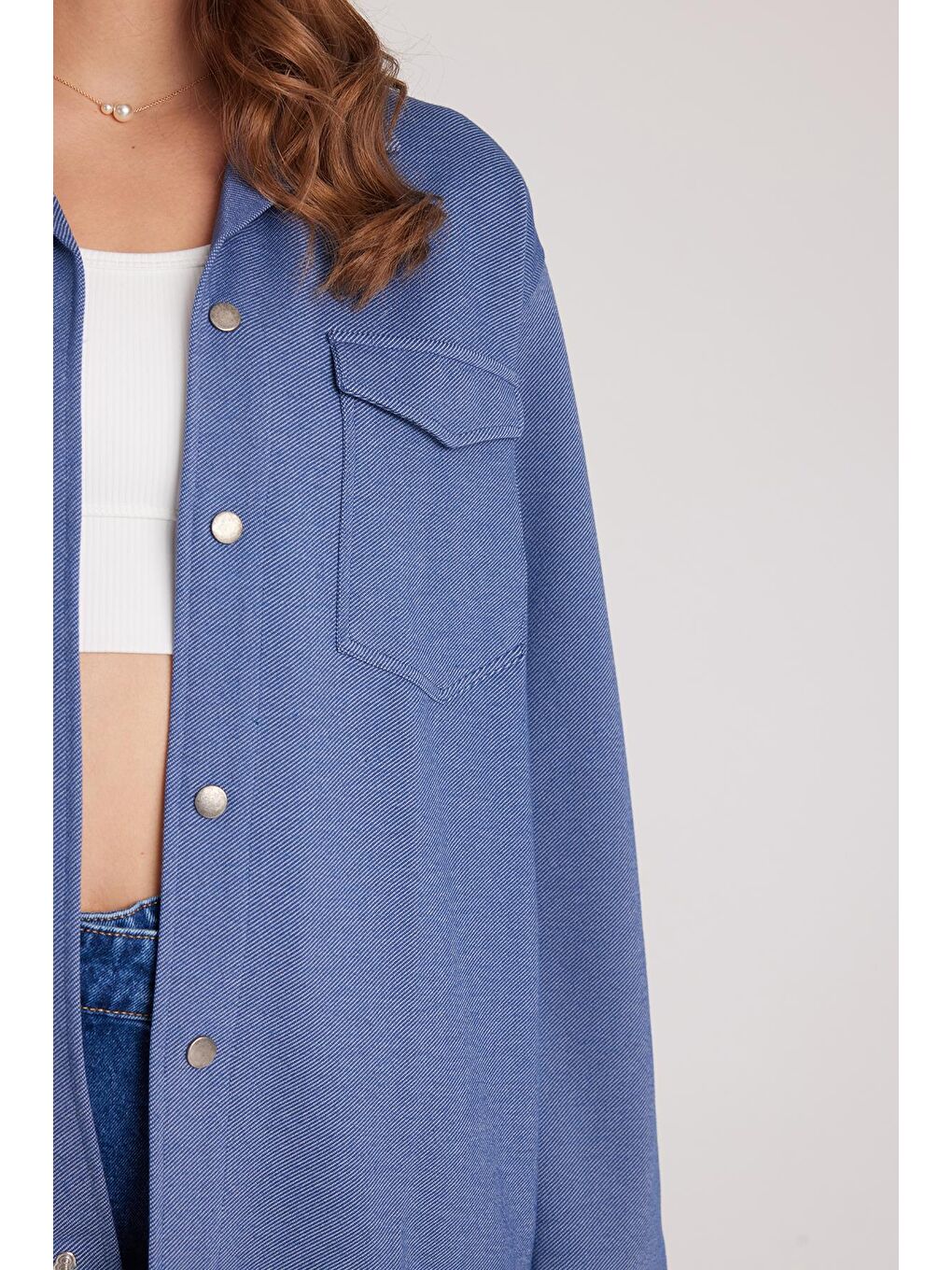 Kadın Relax Fit Rahat Kesim Çift Cepli Örme İndigo Apaş Yaka Gömlek-2