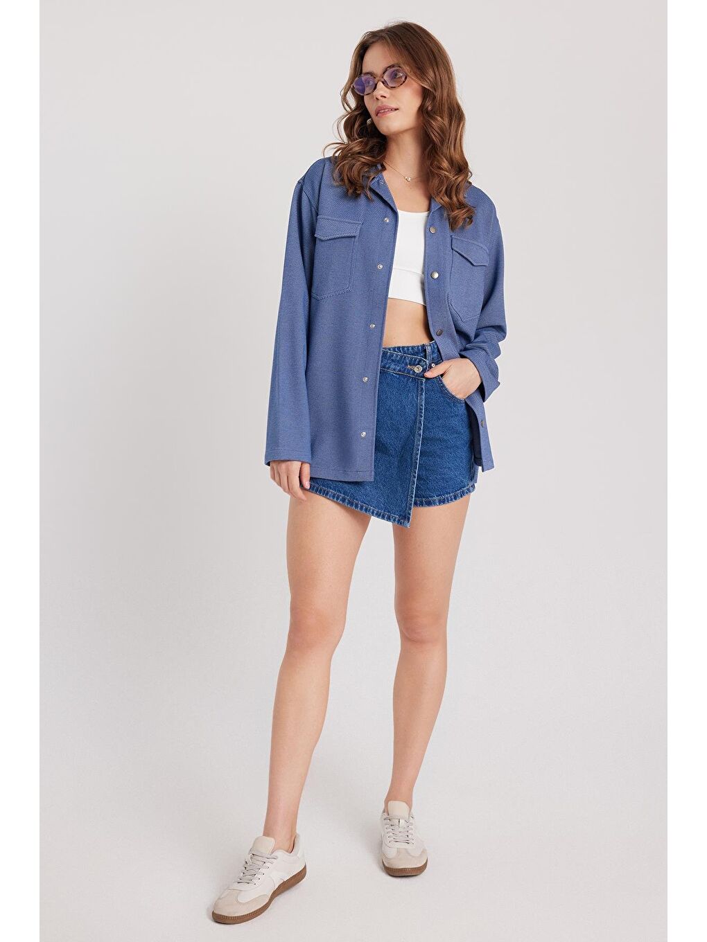 Kadın Relax Fit Rahat Kesim Çift Cepli Örme İndigo Apaş Yaka Gömlek-3