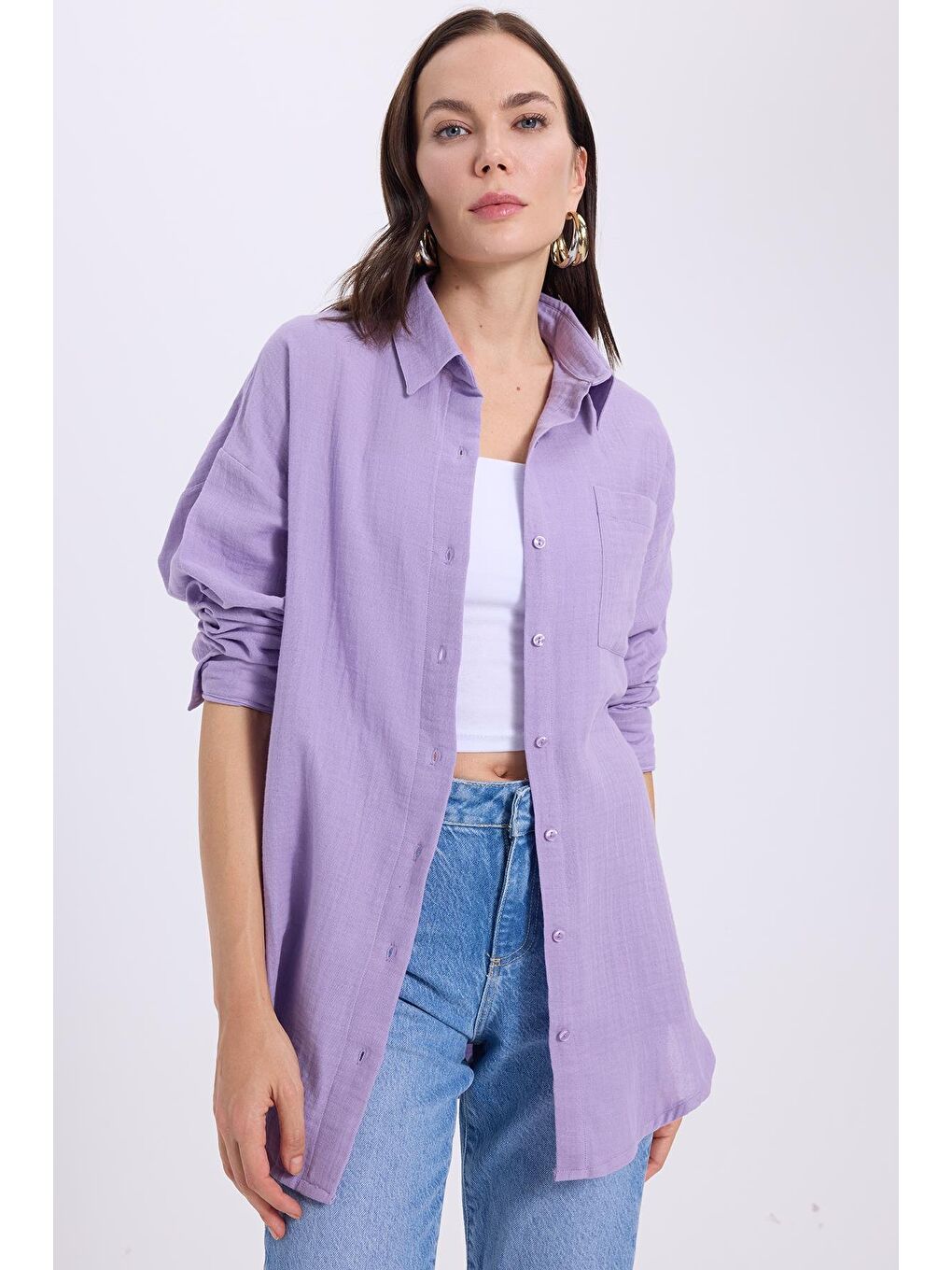 Kadın Oversize Geniş Kesim %100 Pamuk Müslin Kumaş Uzun Kollu Cepli Dokulu Açık Mor Gömlek-1