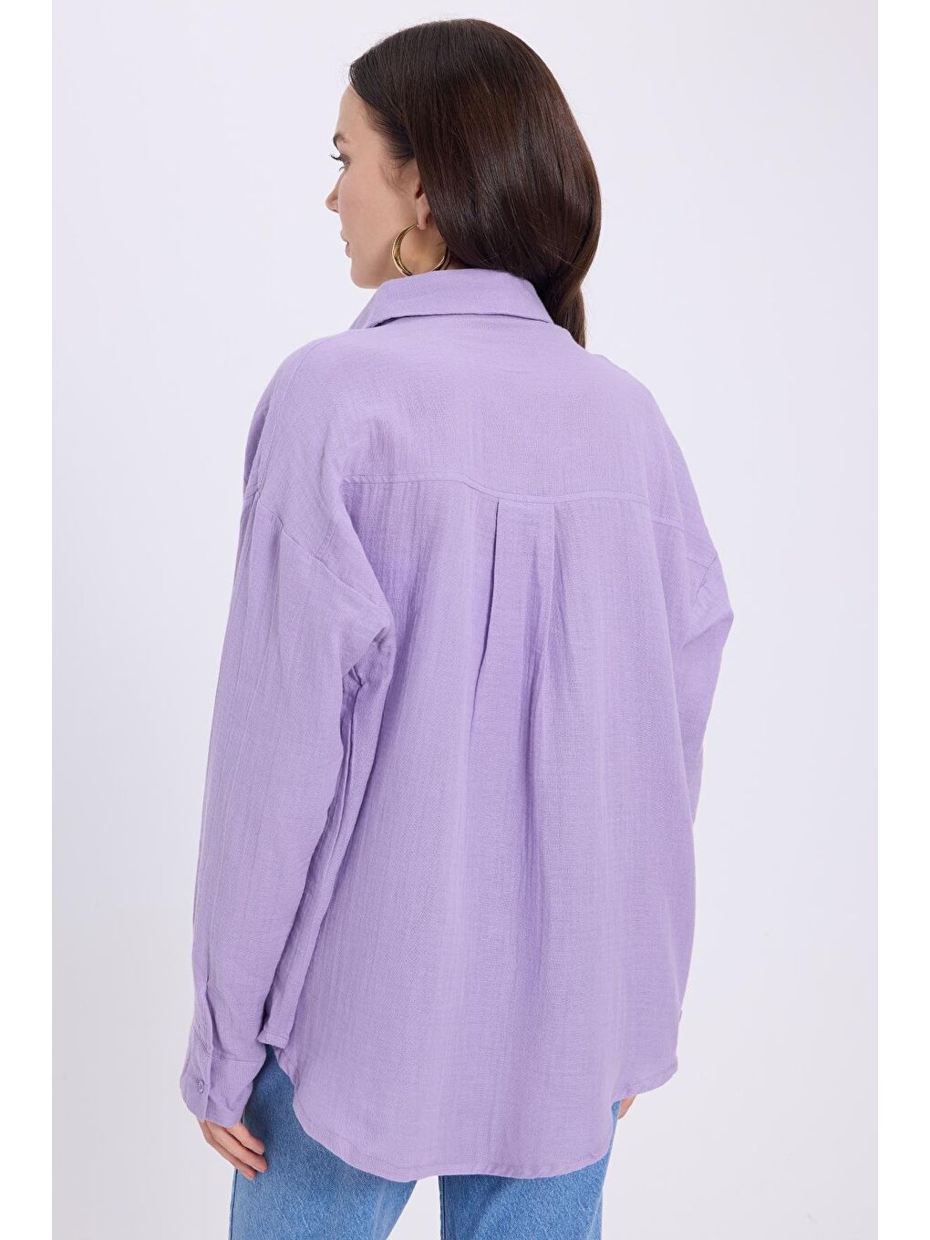 Kadın Oversize Geniş Kesim %100 Pamuk Müslin Kumaş Uzun Kollu Cepli Dokulu Açık Mor Gömlek-6