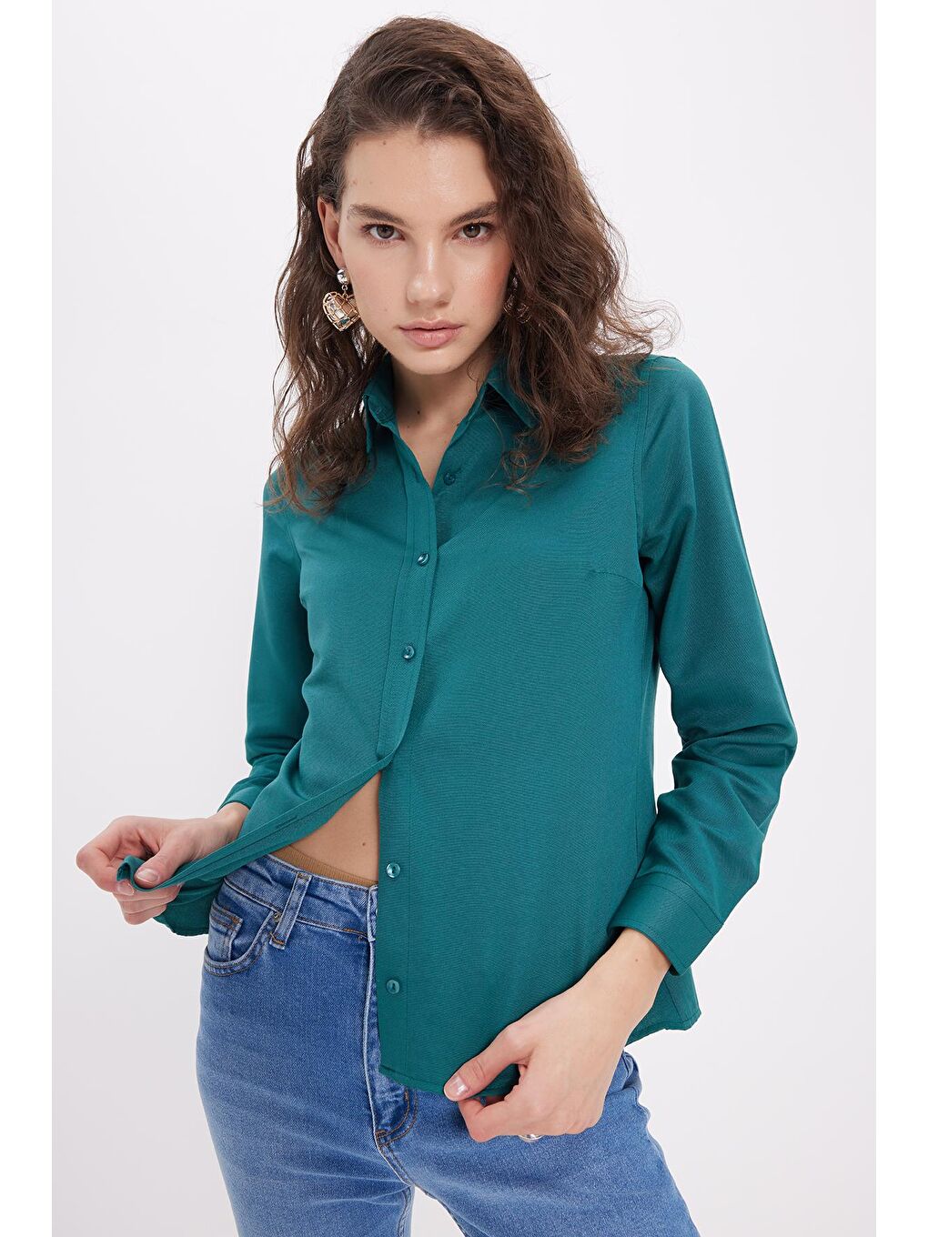 Kadın Slim Fit Dar Kesim Uzun Kollu Pamuklu Vücuda Oturan Dokulu Yeşil Basic Gömlek-1