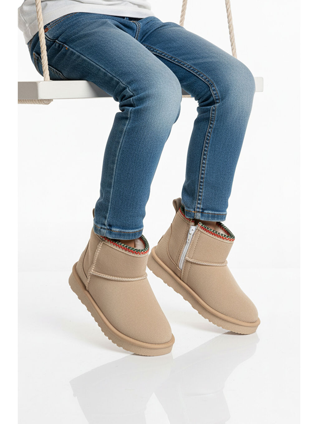 Bej Süet İçi Kürklü Soğuğa Dirençli Kız Çocuk Bot Ugy F