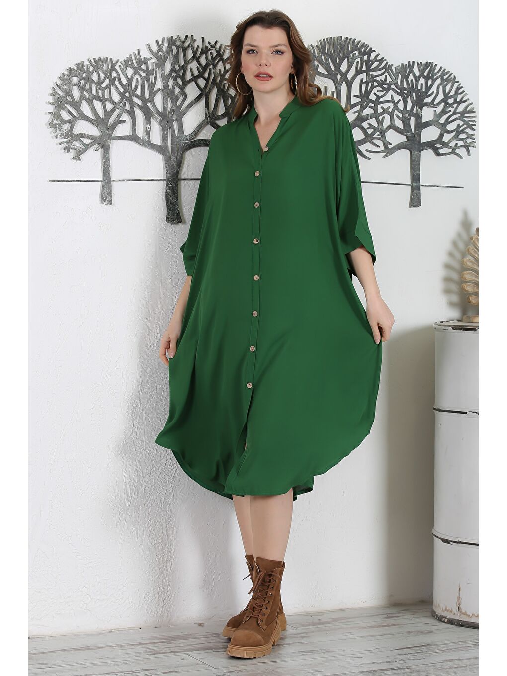 Çam Yeşili Hakim Yaka 3/4 Kol Düğmeli Gizli Cepli Casual Oversize Dokuma Elbise 121 87-1