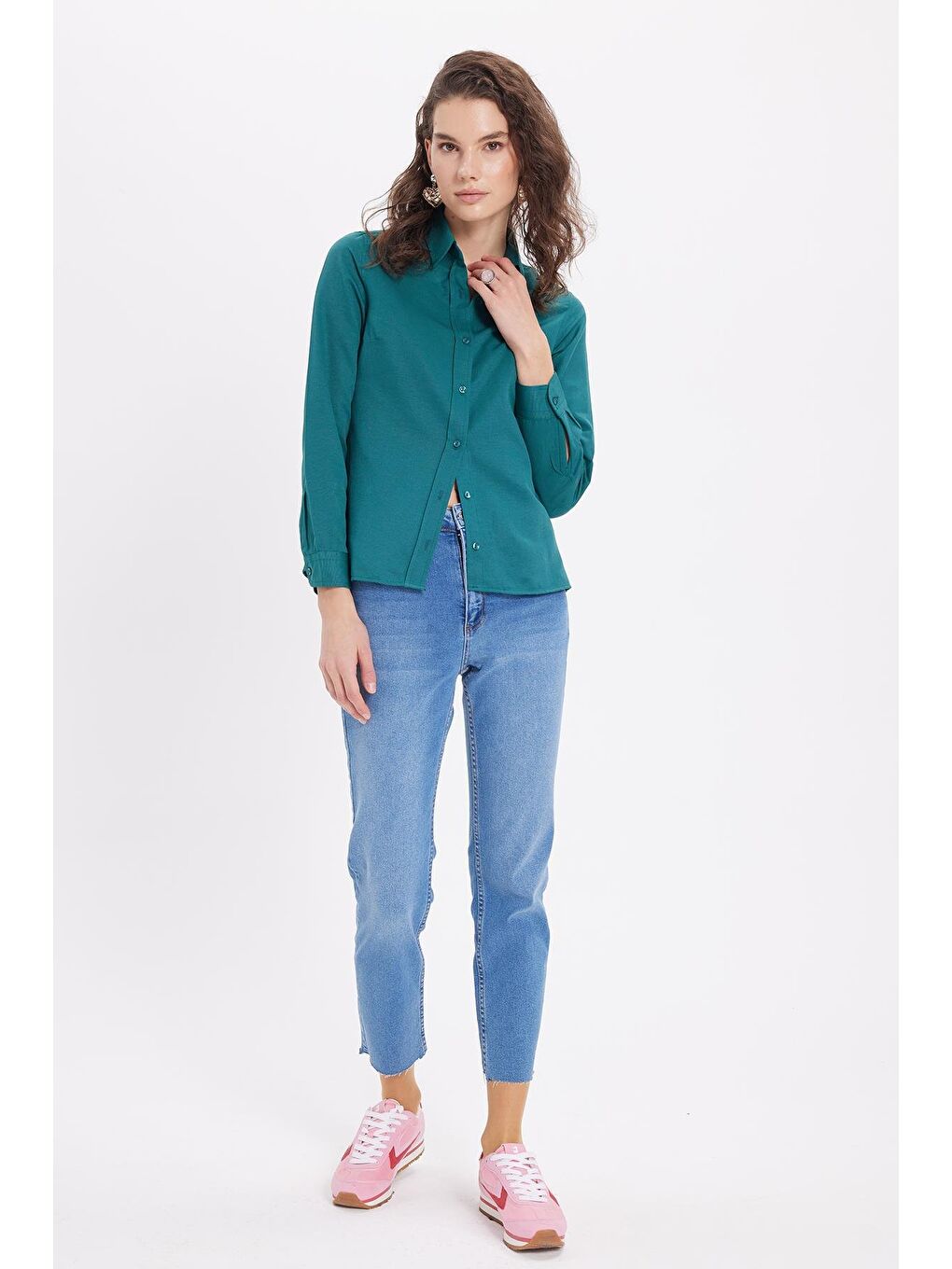 Kadın Slim Fit Dar Kesim Uzun Kollu Pamuklu Vücuda Oturan Dokulu Yeşil Basic Gömlek-3