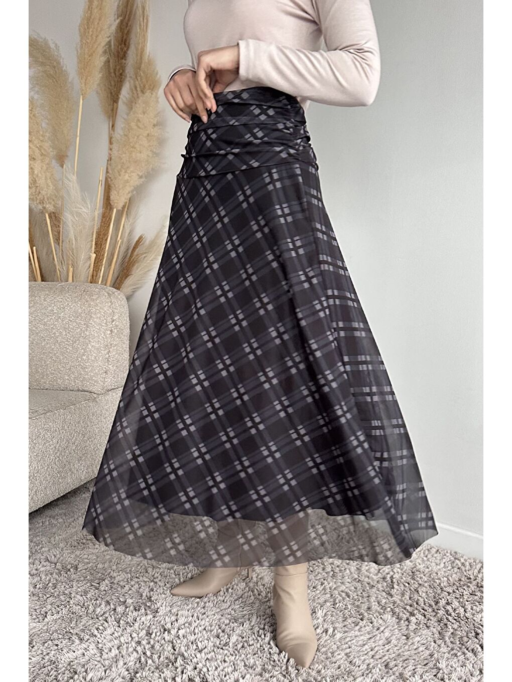 Siyah Bel Büzgü Detaylı Desenli Tesettür Kiloş Etek-2