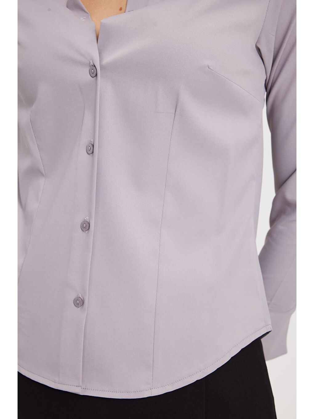 Kadın Slim Fit Dar Kesim Pensli Vucüda Oturan Klasik Yaka Uzun Kollu Elastanlı Gri Gömlek-3