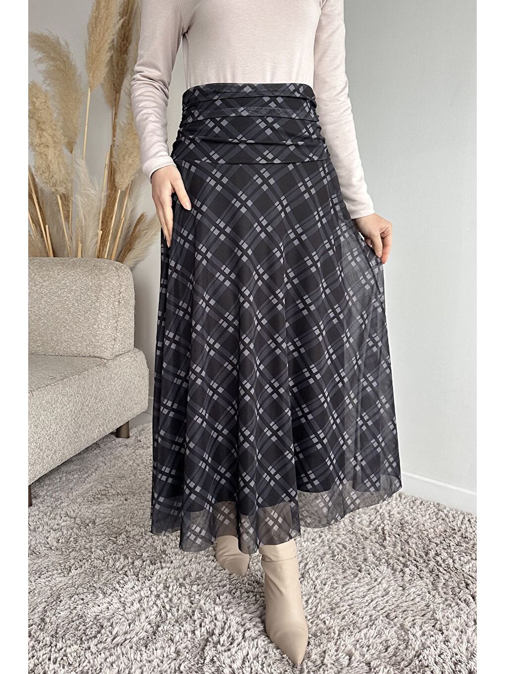 Siyah Bel Büzgü Detaylı Desenli Tesettür Kiloş Etek-5