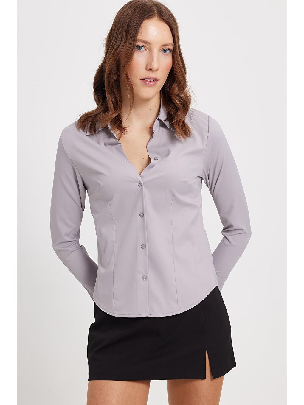 Kadın Slim Fit Dar Kesim Pensli Vucüda Oturan Klasik Yaka Uzun Kollu Elastanlı Gri Gömlek-6
