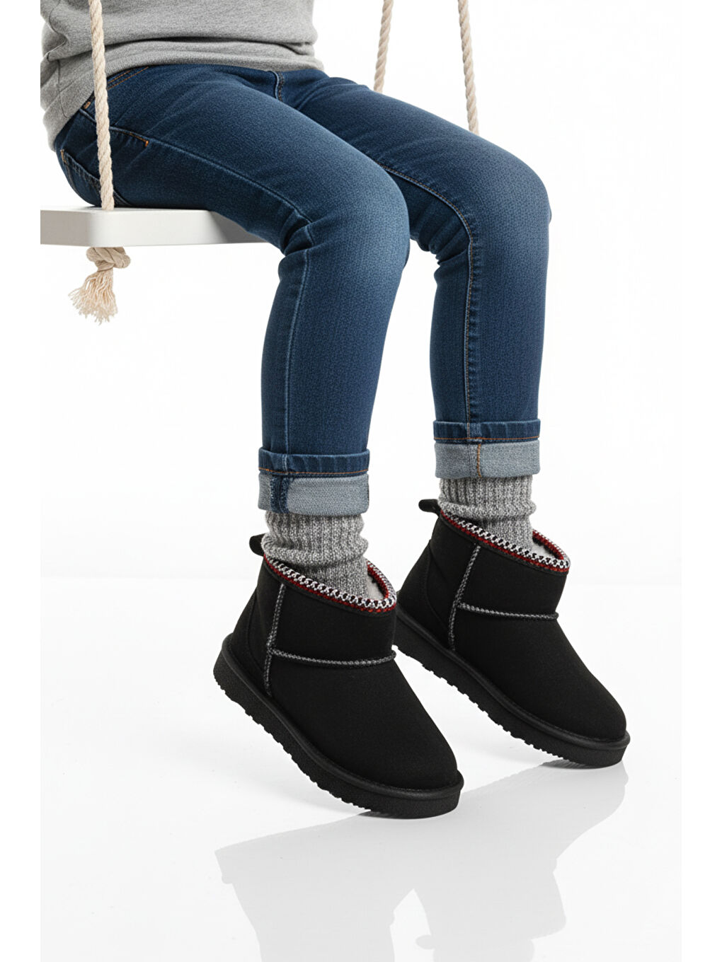 Siyah Süet İçi Kürklü Soğuğa Dirençli Kız Çocuk Bot Ugy F