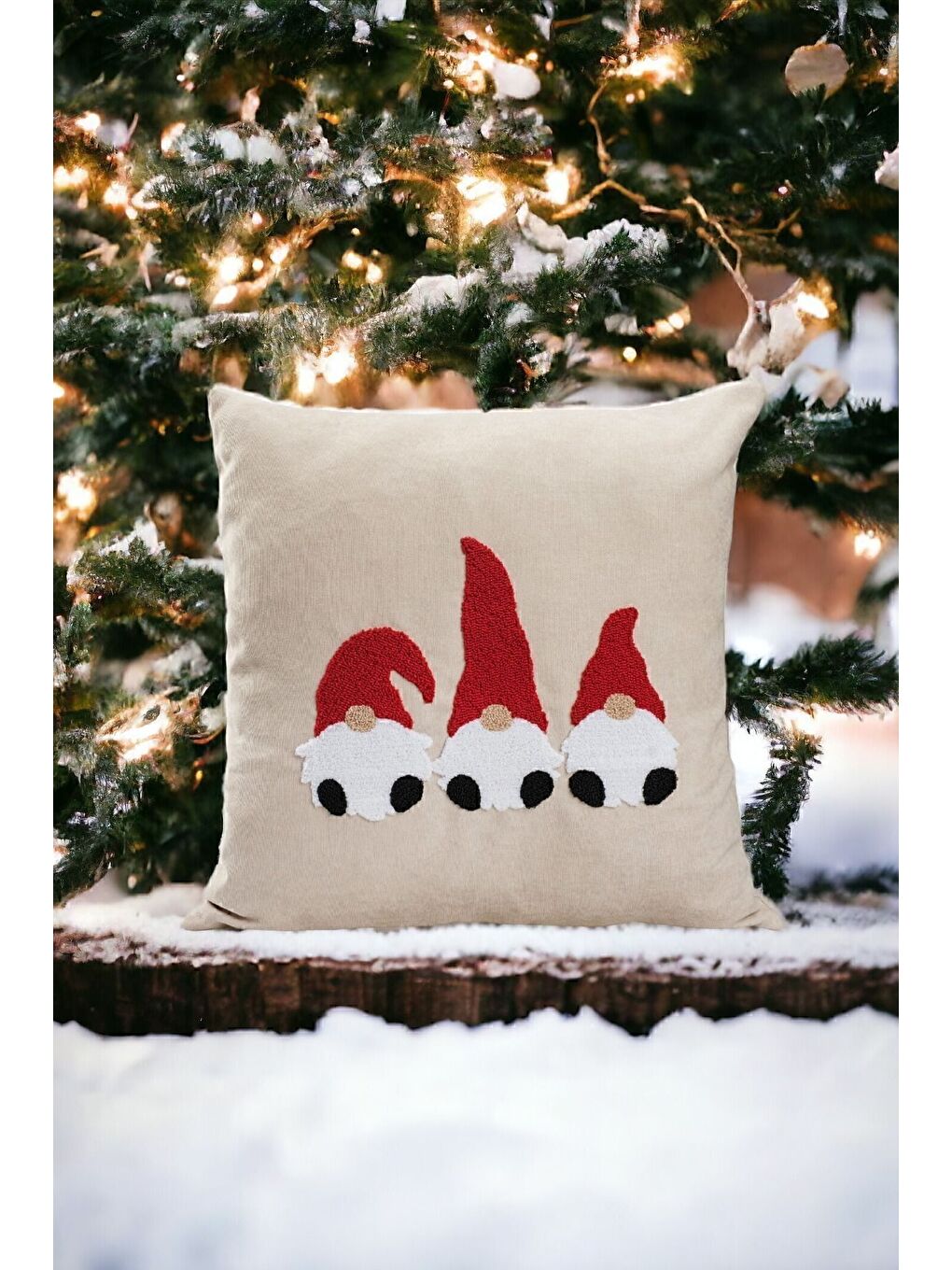 Kırmızı Yılbaşı Temalı Kırlent Kılıfı Bej Punch Desenli 01