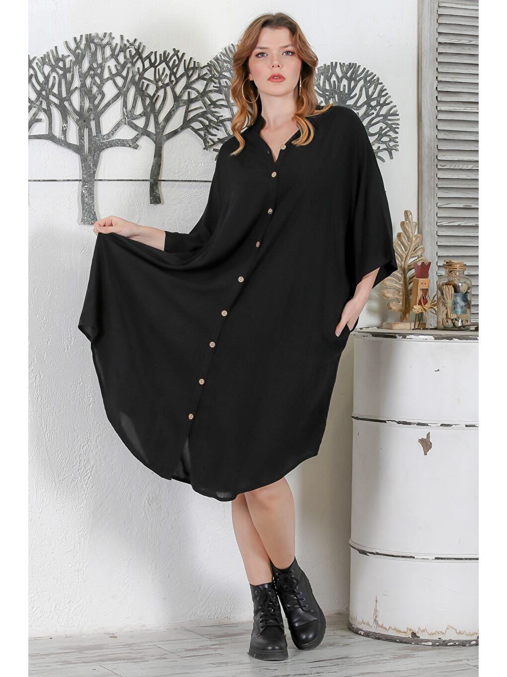 Siyah Hakim Yaka 3/4 Kol Düğmeli Gizli Cepli Casual Oversize Dokuma Elbise 121 87