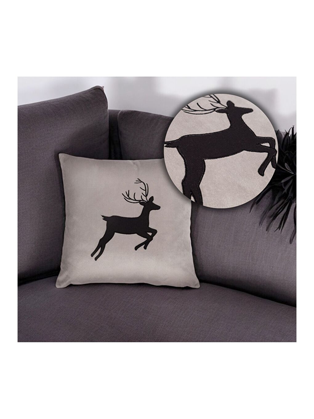 Yılbaşı Kırlent Kılıfı Bej Zemin Geyik  Desenli  Yeni Yıl  43x43-2