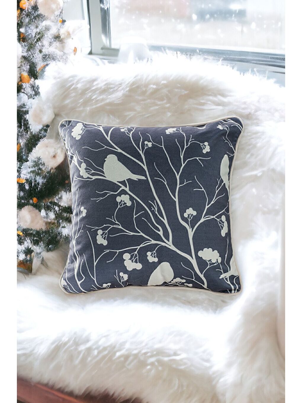 Yılbaşı Kırlent Kılıfı Antrasit Zemin Beyaz Kuş Yaprak Desenli Paskalya