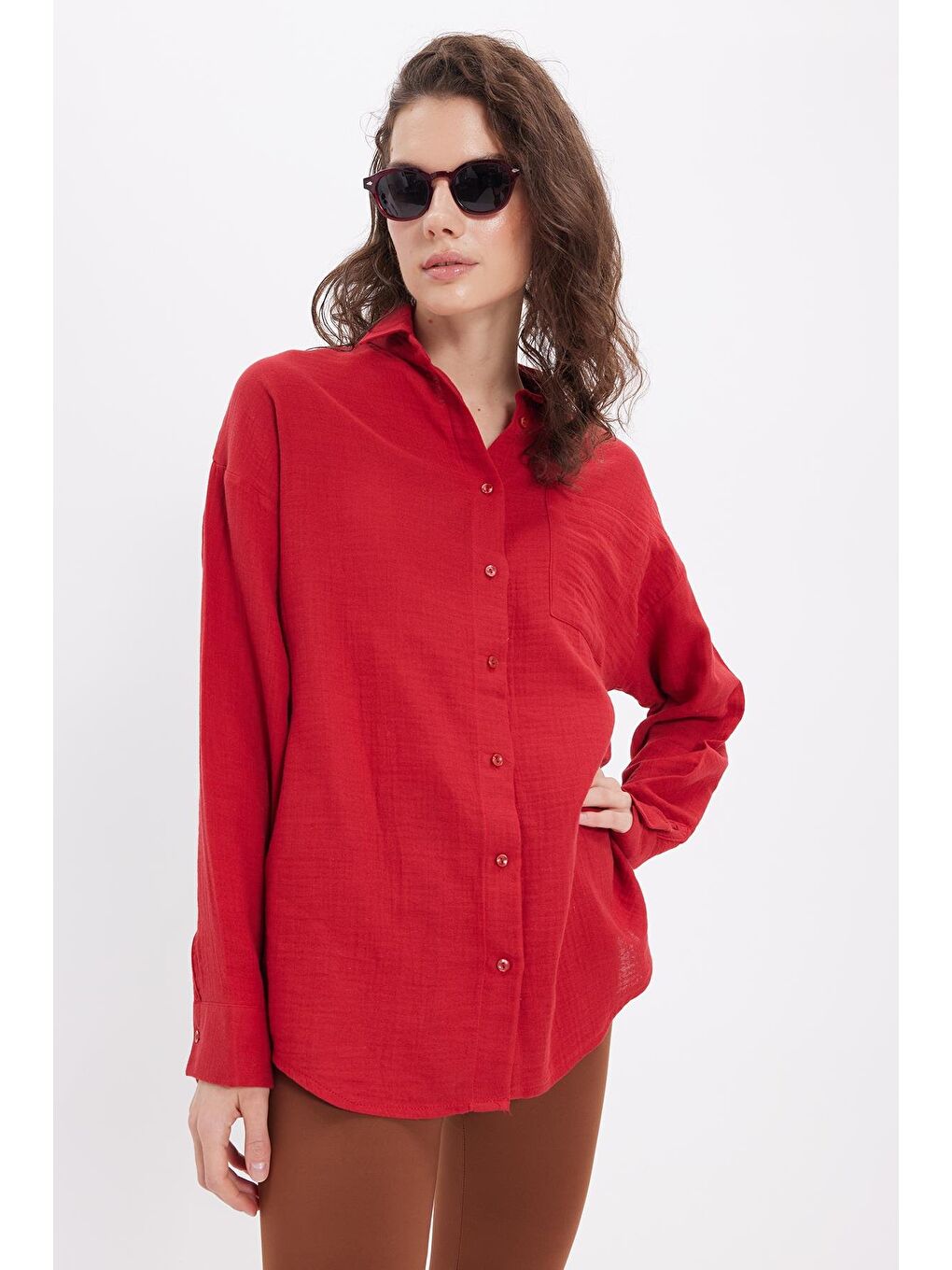 Kadın Oversize Geniş Kesim %100 Pamuk Müslin Kumaş Uzun Kollu Cepli Dokulu Bordo Gömlek-1