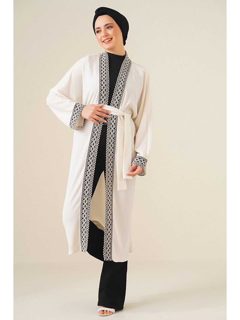 5865 Nakışlı Örme Uzun Kimono - Beyaz-1