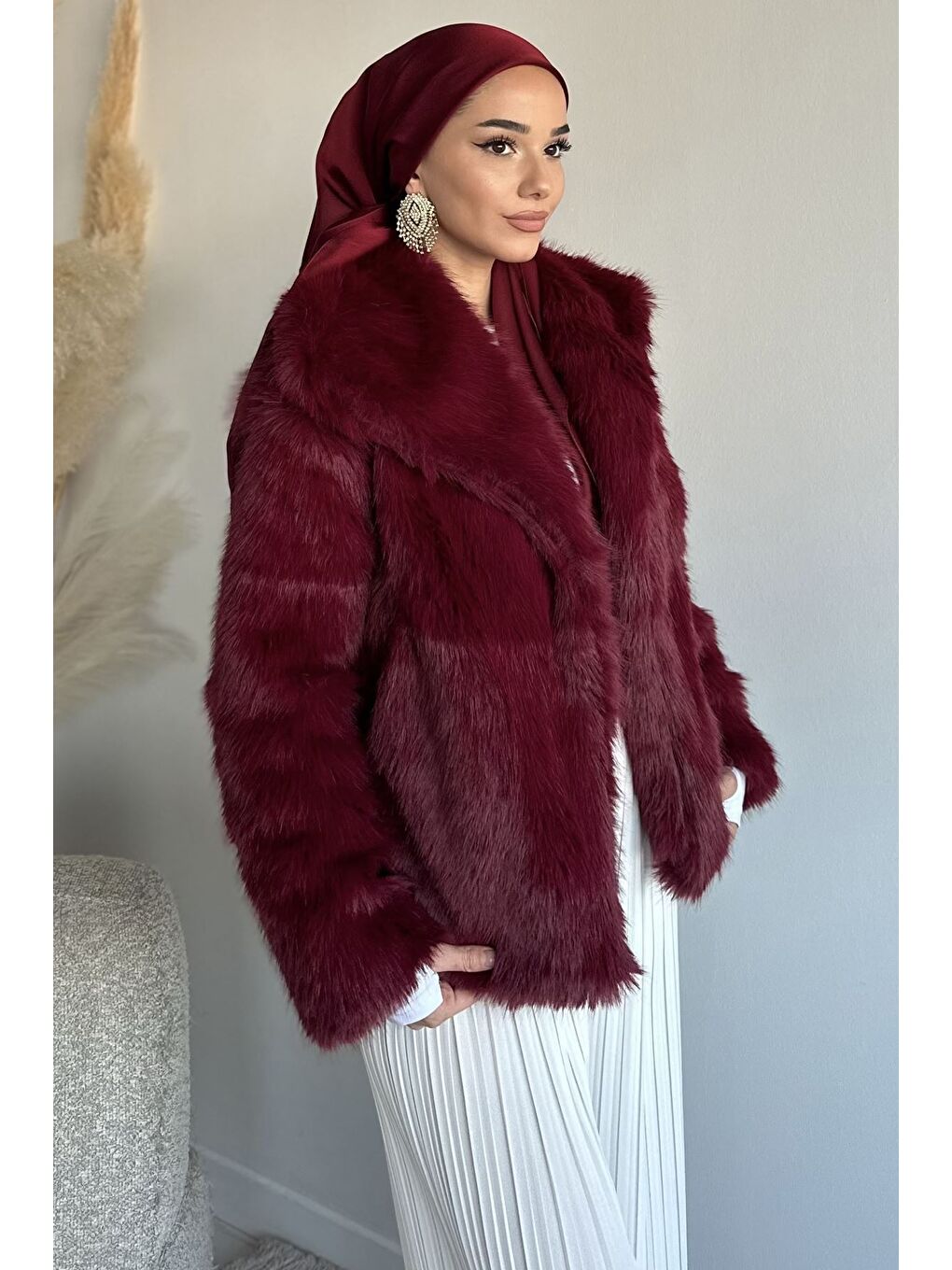 Bordo İç Astarlı Çift Cepli Kürklü Tesettür Mont-4